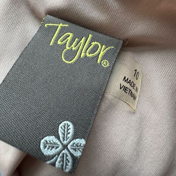 TAYLOR DRESSES Crinkle Metallic Chiffon Dress gold size 10 midi NWT SLEEVELESS - Picture 5 of 8